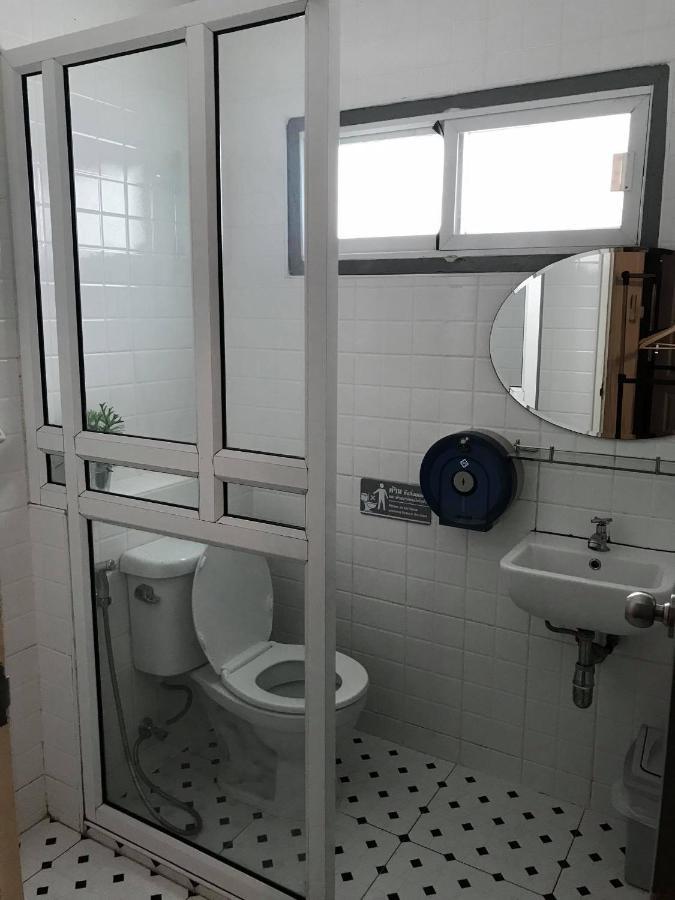 Jindabyne Cafe & Hostel Чиангмай Екстериор снимка