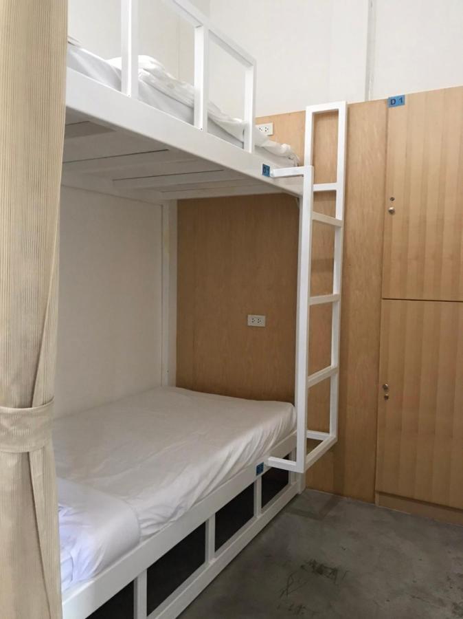 Jindabyne Cafe & Hostel Чиангмай Екстериор снимка