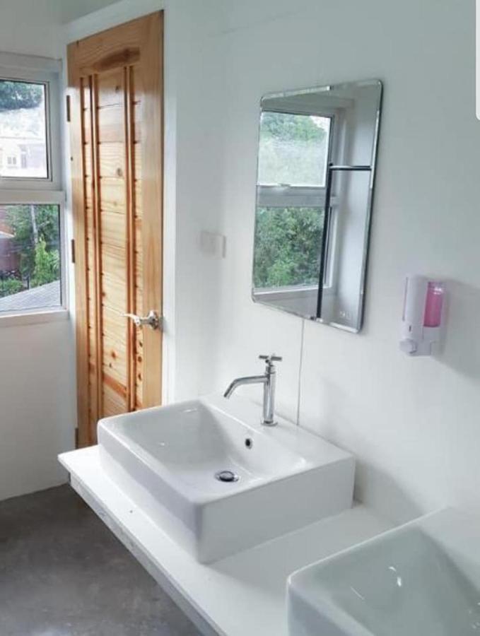 Jindabyne Cafe & Hostel Чиангмай Екстериор снимка
