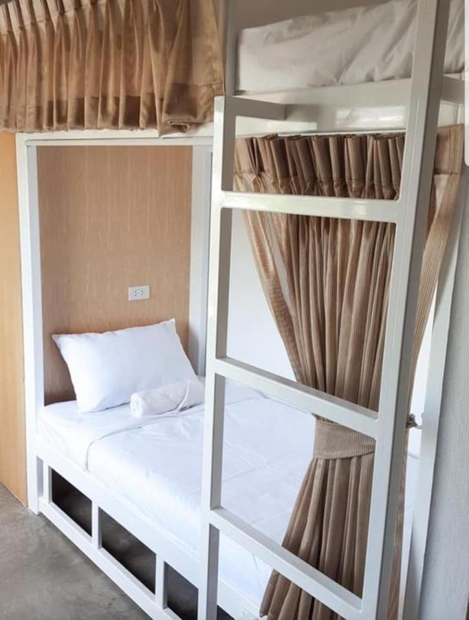 Jindabyne Cafe & Hostel Чиангмай Екстериор снимка
