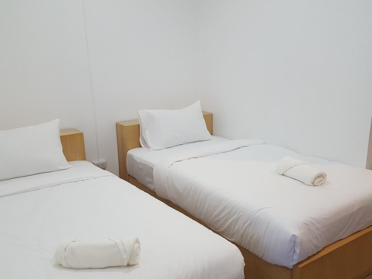 Jindabyne Cafe & Hostel Чиангмай Екстериор снимка