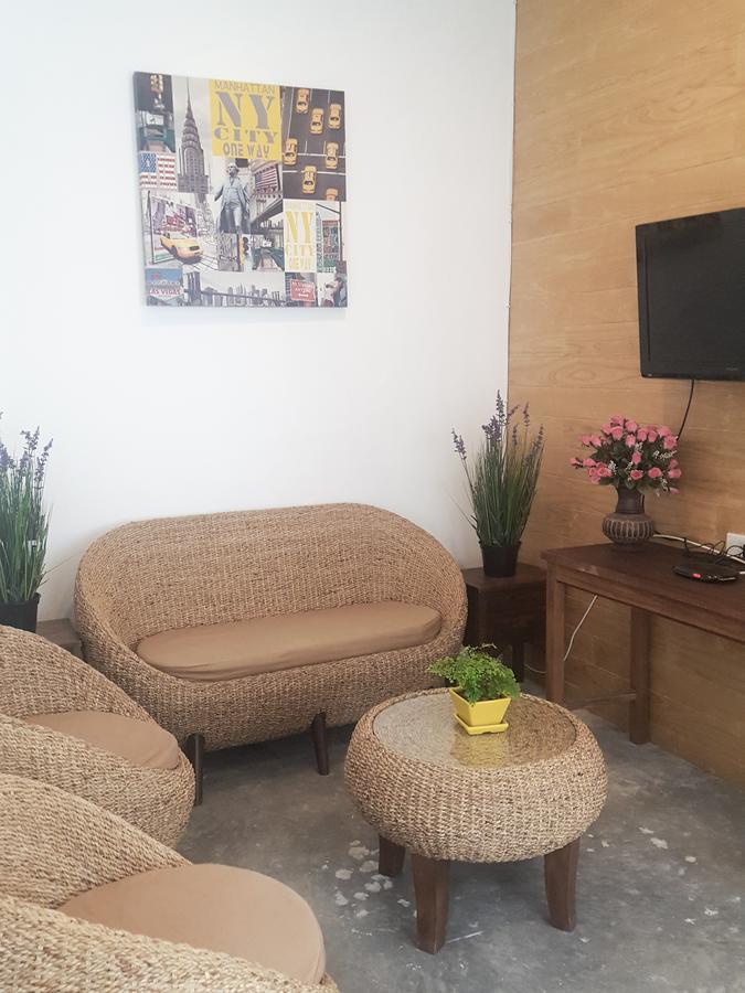 Jindabyne Cafe & Hostel Чиангмай Екстериор снимка